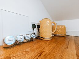 The Isabella Studio by Richmond Park