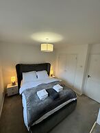 Twickenham Hideaway in London