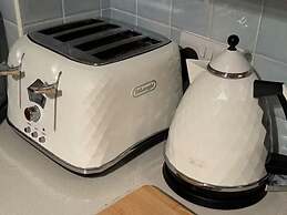 Twickenham Hideaway in London