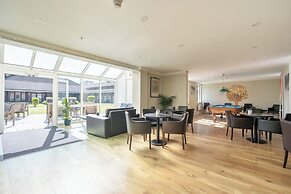 Marine Court Suite