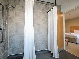 Marine Court Suite