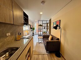 Cozy Loft in 93 park