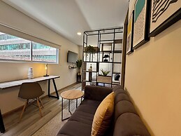 Cozy Loft in 93 park