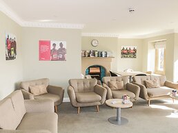 Marine Court Suite