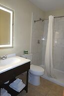 Hillside Inn & Suite