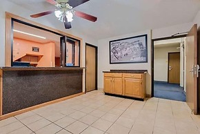 Hillside Inn & Suite