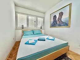 Two Bedroom Apt near Slovenska Beach