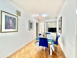 Two Bedroom Apt near Slovenska Beach