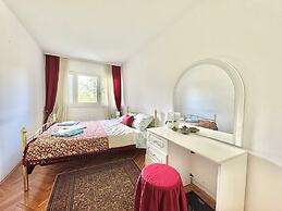 Two Bedroom Apt near Slovenska Beach