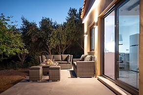 Seaside Villa Angel - Samos Cozy Getaway