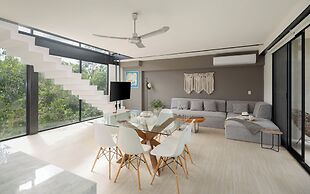 Luxurious Penthouse and Jungle View