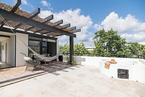 Luxurious Penthouse and Jungle View