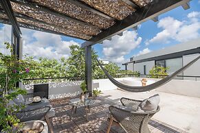 Luxurious Penthouse and Jungle View