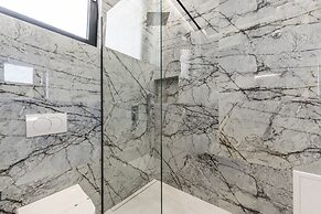 Emily Luxury Veranda