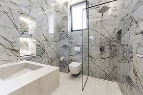 Emily Luxury Veranda