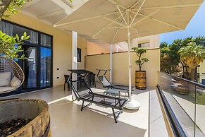 Emily Luxury Veranda