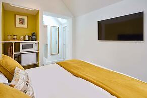 Host Stay Garden Studio