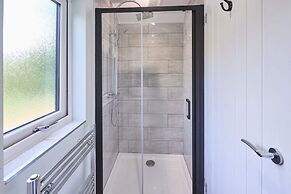 Host Stay Garden Studio