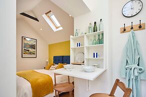 Host Stay Garden Studio