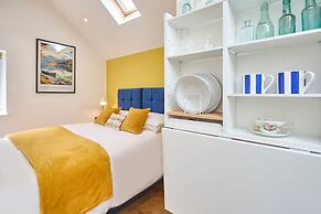 Host Stay Garden Studio