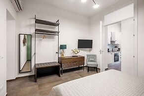 Casta Diva Fervore Apartments