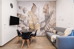 Casta Diva Fervore Apartments