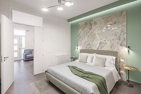 Casta Diva Fervore Apartments