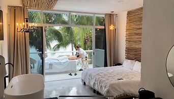 Casa la Joya de Bacalar Lake Front