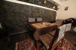 Wild and Free Farm Stay