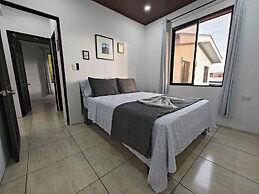 AJ House & Suites
