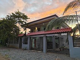 AJ House & Suites