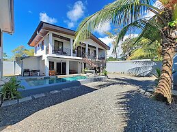 AJ House & Suites