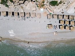 Cozy Gem With Access to a Sparkling Shared Pool