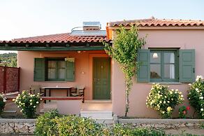 Cozy Gem With Access to a Sparkling Shared Pool