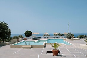 Cozy Gem With Access to a Sparkling Shared Pool