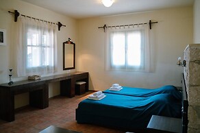 Cozy Gem With Access to a Sparkling Shared Pool