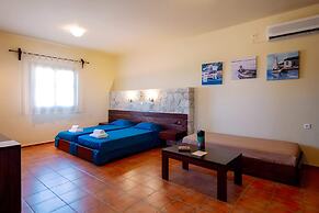 Mantilada Seaside Stay Samos, Shared Pool