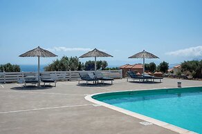 Mantilada Seaside Stay Samos, Shared Pool