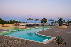 Sunny Studio Nestled Near a Refreshing Shared Pool