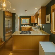 West Queen Anne Townhome