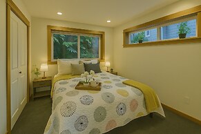 West Queen Anne Townhome