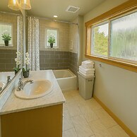 West Queen Anne Townhome