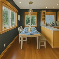 West Queen Anne Townhome