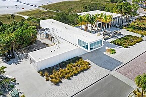 Coastal Breeze Siesta Entire 4-unit Complex With Dock