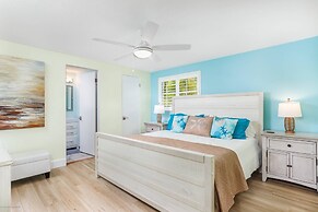 Lulu's Crescent Cottages - Entire two Unit Complex