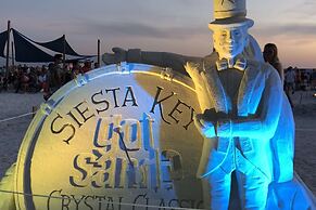 Lulu's Crescent Cottages - Entire two Unit Complex