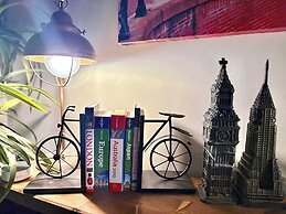 Stylish Downtown Edmonton Condo nr Rogers Place w Balcony, Full Kitche