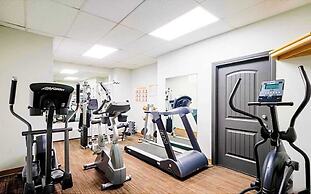 Stylish Downtown Edmonton Condo nr Rogers Place w Balcony, Full Kitche