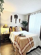 Stylish Downtown Edmonton Condo nr Rogers Place w Balcony, Full Kitche