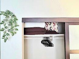 Stylish Downtown Edmonton Condo nr Rogers Place w Balcony, Full Kitche